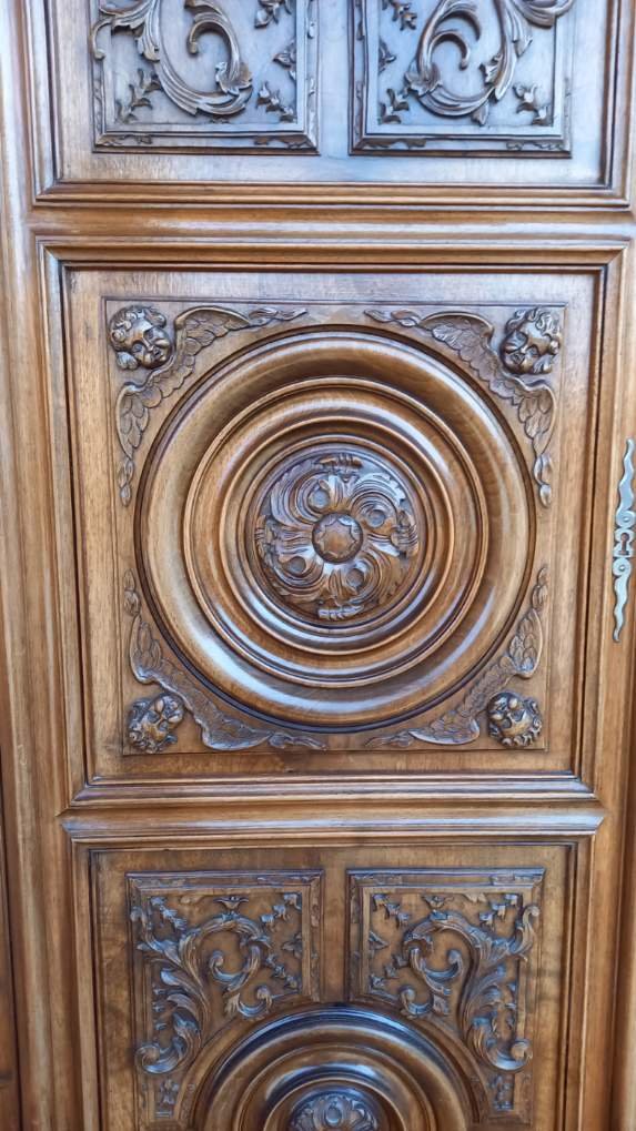 Grande Armoire Louis XIII de mariage en noyer clair-photo-4
