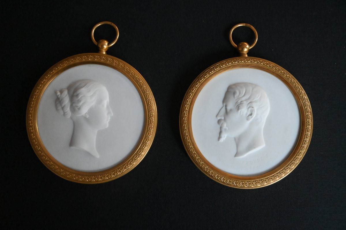 Paire De Médaillons En Biscuit De Sèvres, Représentantnapoléon III Et d'Eugénie-photo-5