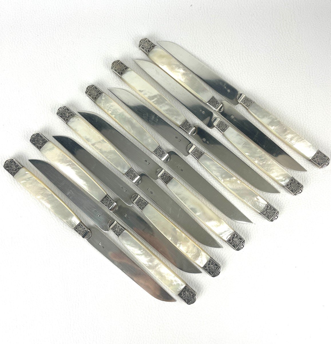 Twelve Knives With Pointed Silver Blade And Mother-of-pearl Handle