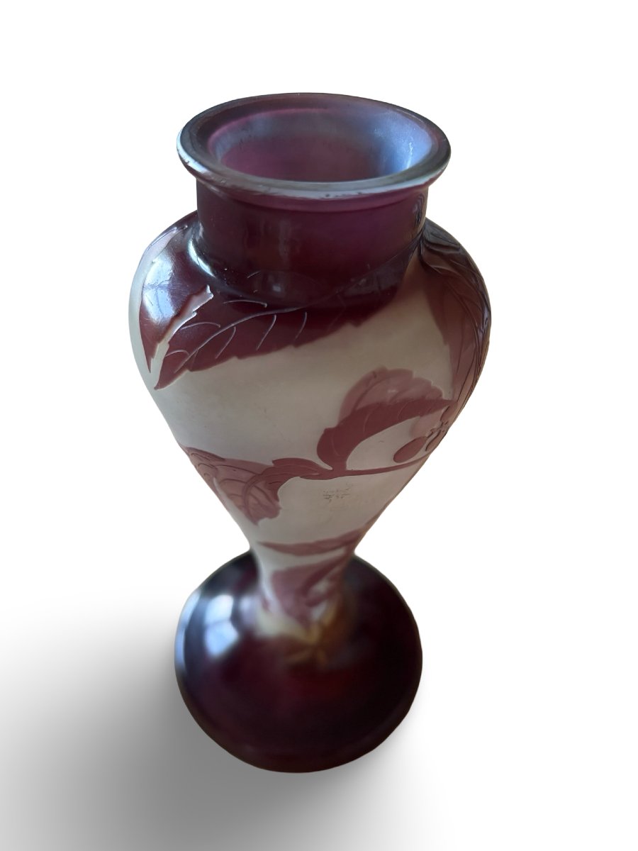 Vase Balustre Signé Gallé à Décor De Vigne Vierge Blanc Et Violet En Pâte De Verre-photo-6