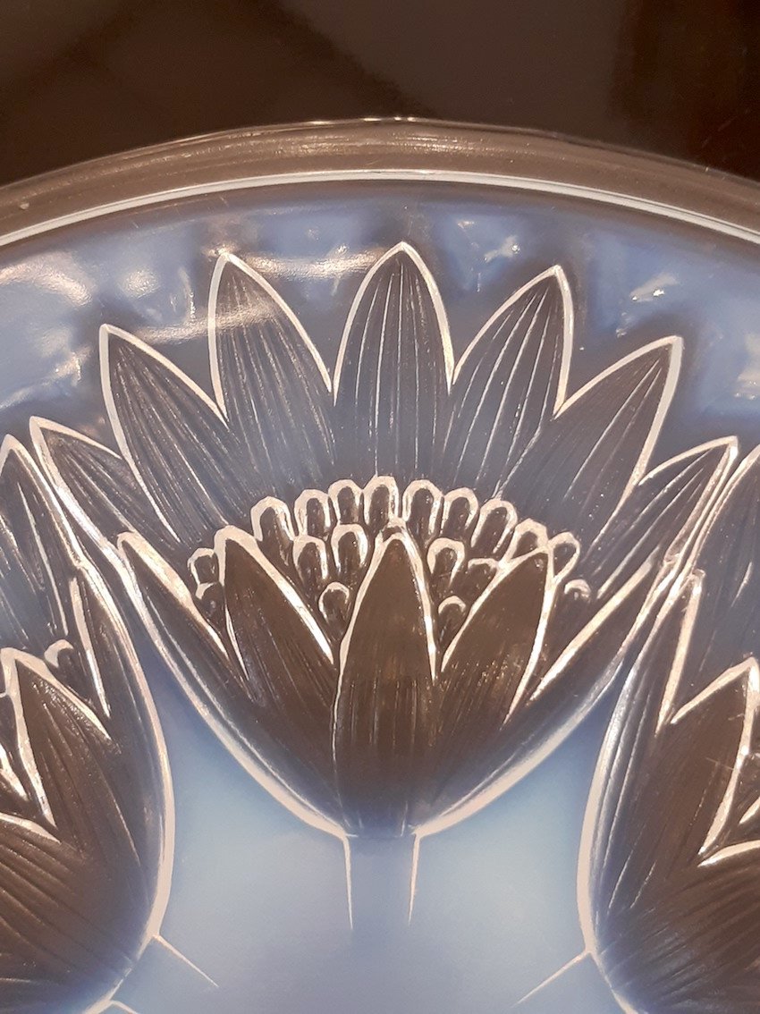 Art Deco 1930 - Opalescent Glass Bowl Lotus Flower Geometric Water Lily P. d'Avesn Signed-photo-1