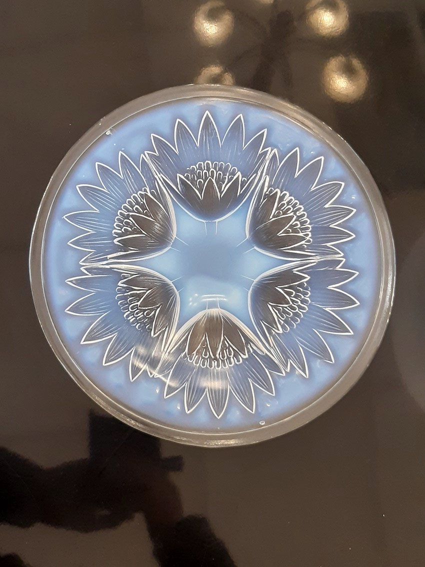 Art Deco 1930 - Coupe Plat Verre Opalescent Fleur Lotus Nénuphar Géométrique P. D’avesn Signé