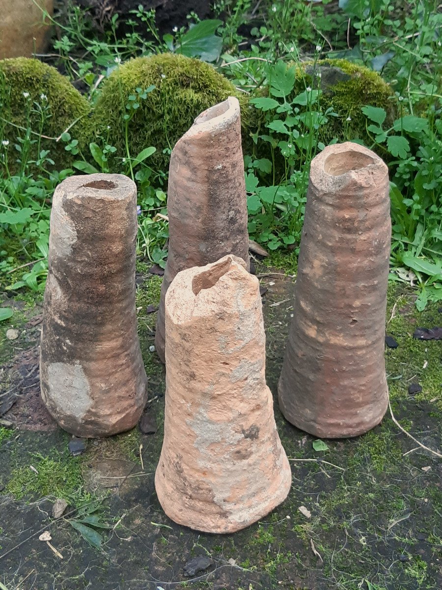 Curiosity - 4 Pieces Of Terracotta, Roman-style Drain Pipe, 2nd-15th Century Ad