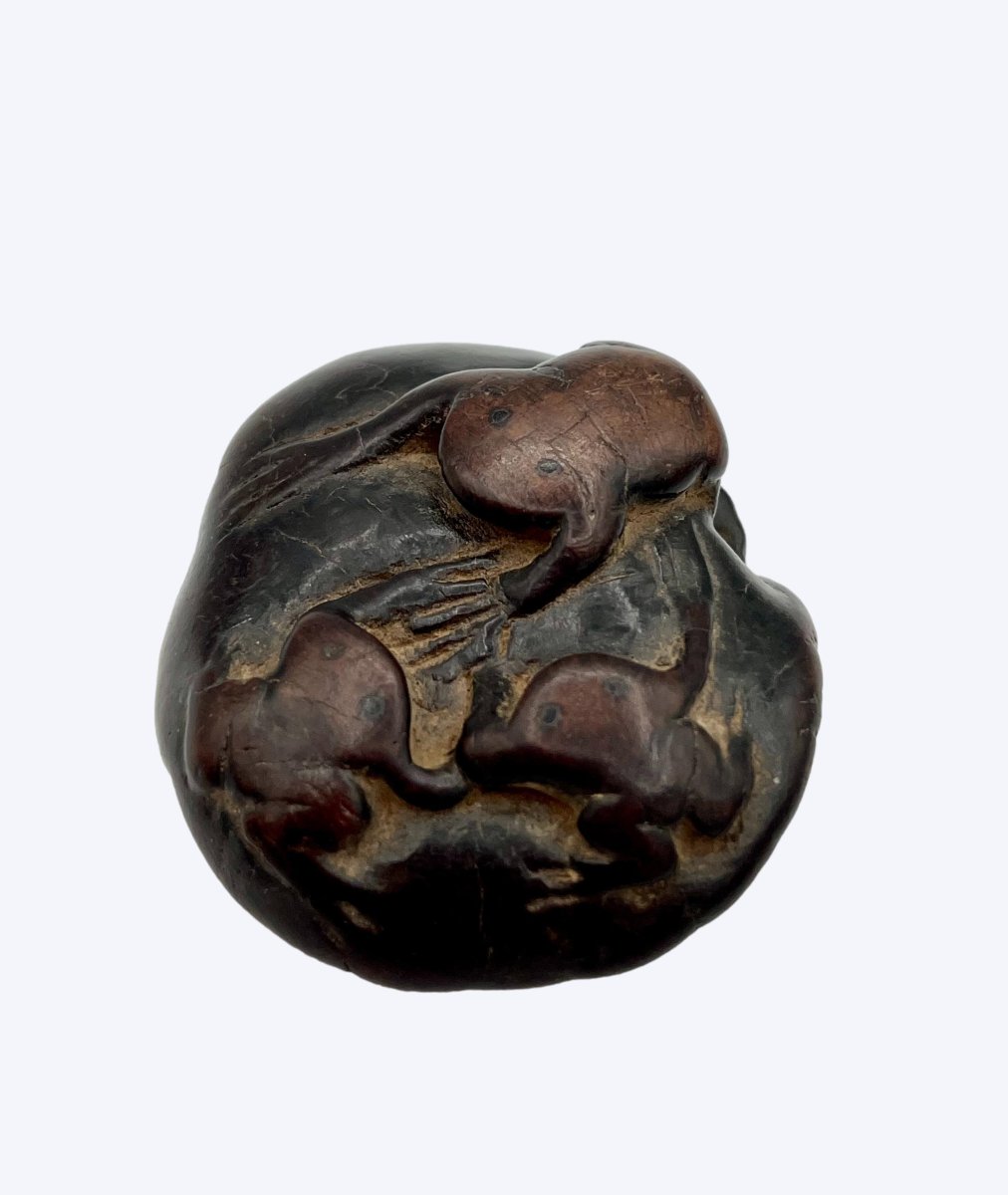 Netsuke en bois trois grenouilles-photo-1