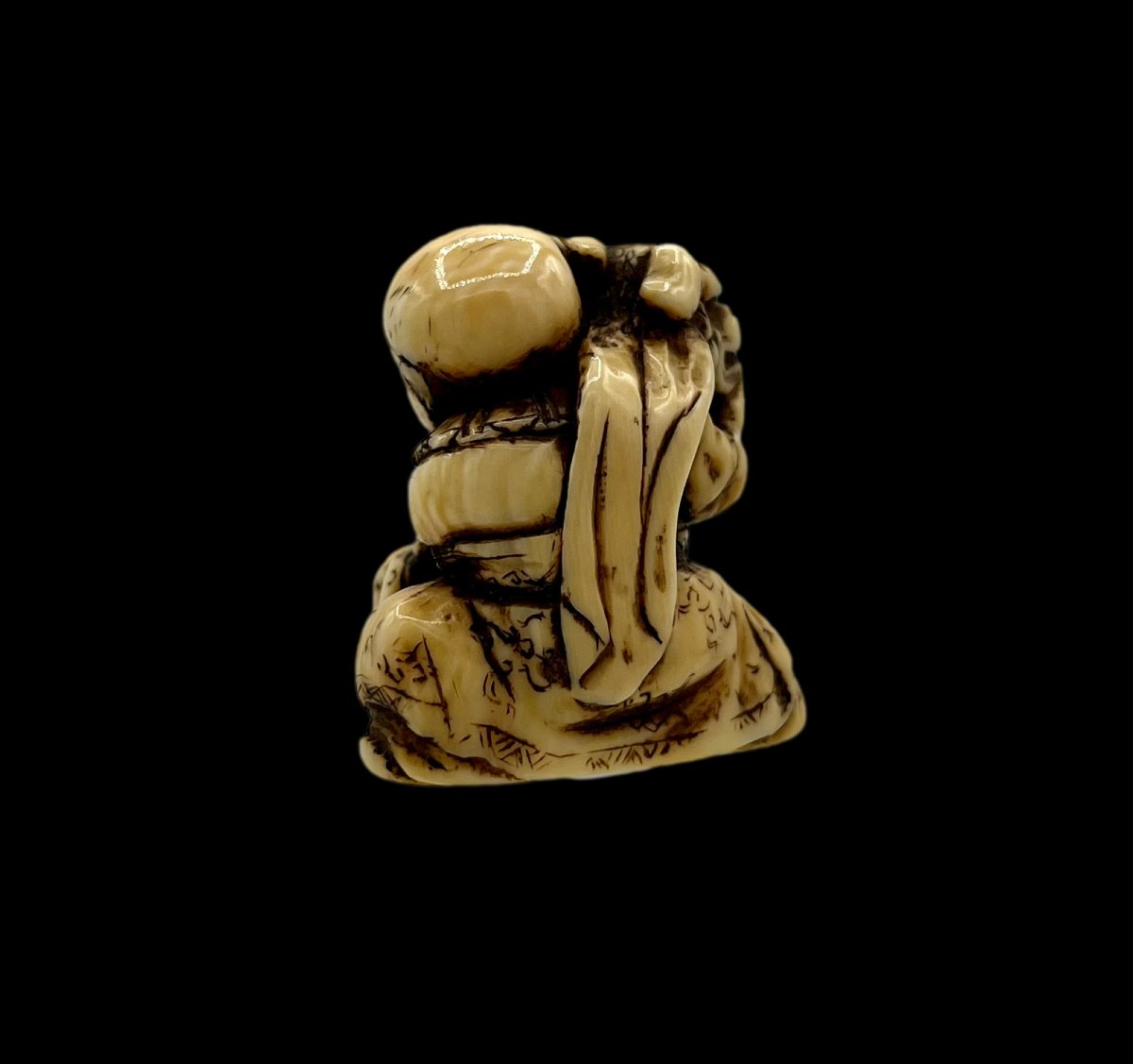 Meiji-period Netsuke-photo-2
