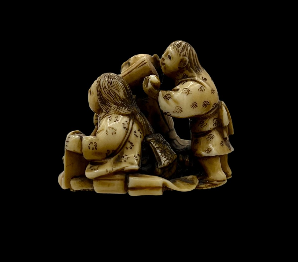 Meiji-period Netsuke-photo-2