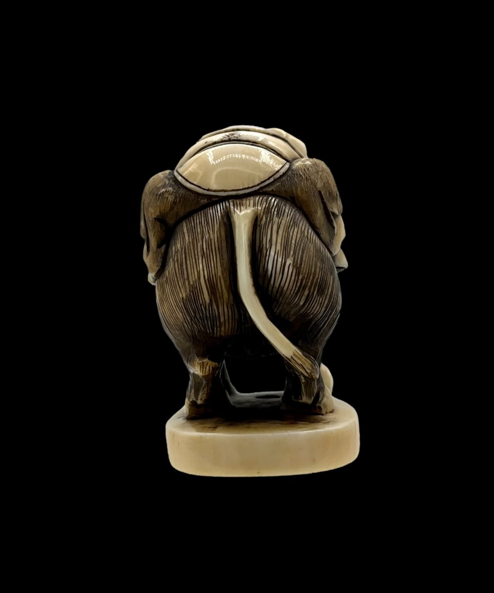 Meiji-period Netsuke-photo-1