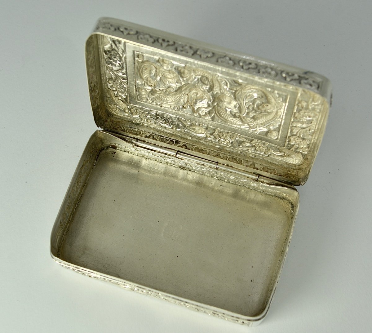 China. Box In Repoussé Silver, Circa 1900-photo-8