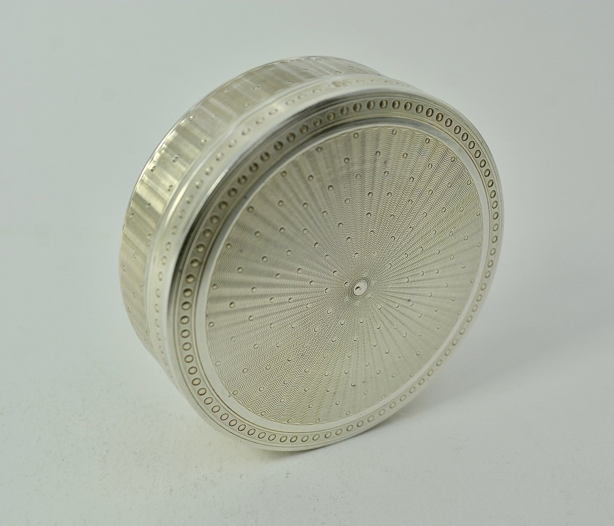 Boite En Argent Guilloché. France Circa 1900-photo-2