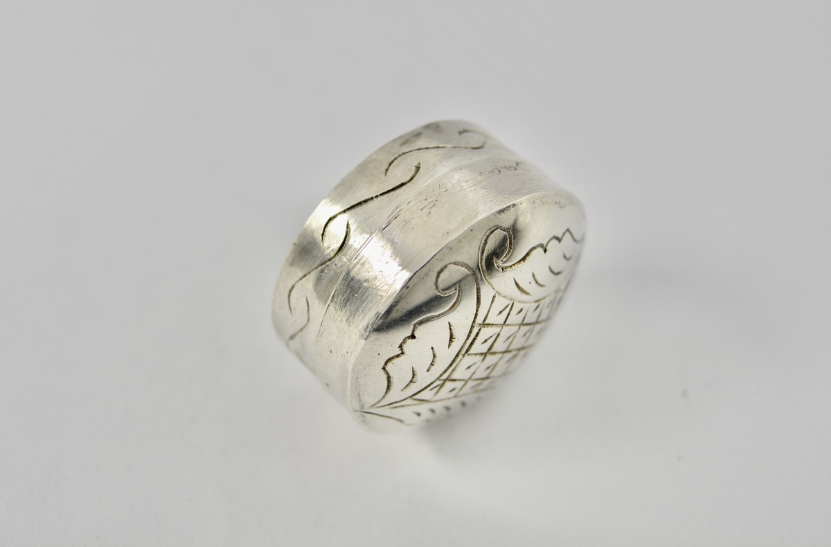 Petite Boite en argent ,  travail oriental, début du XX siècle -photo-2