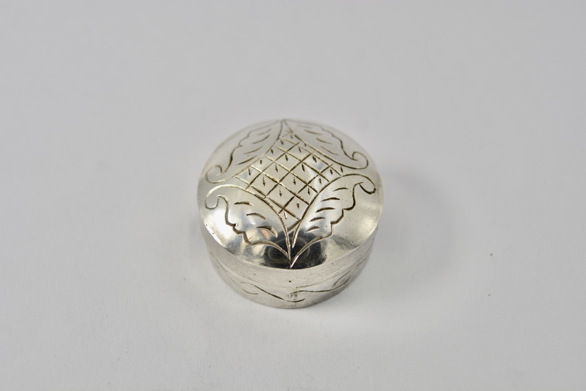 Petite Boite en argent ,  travail oriental, début du XX siècle -photo-4