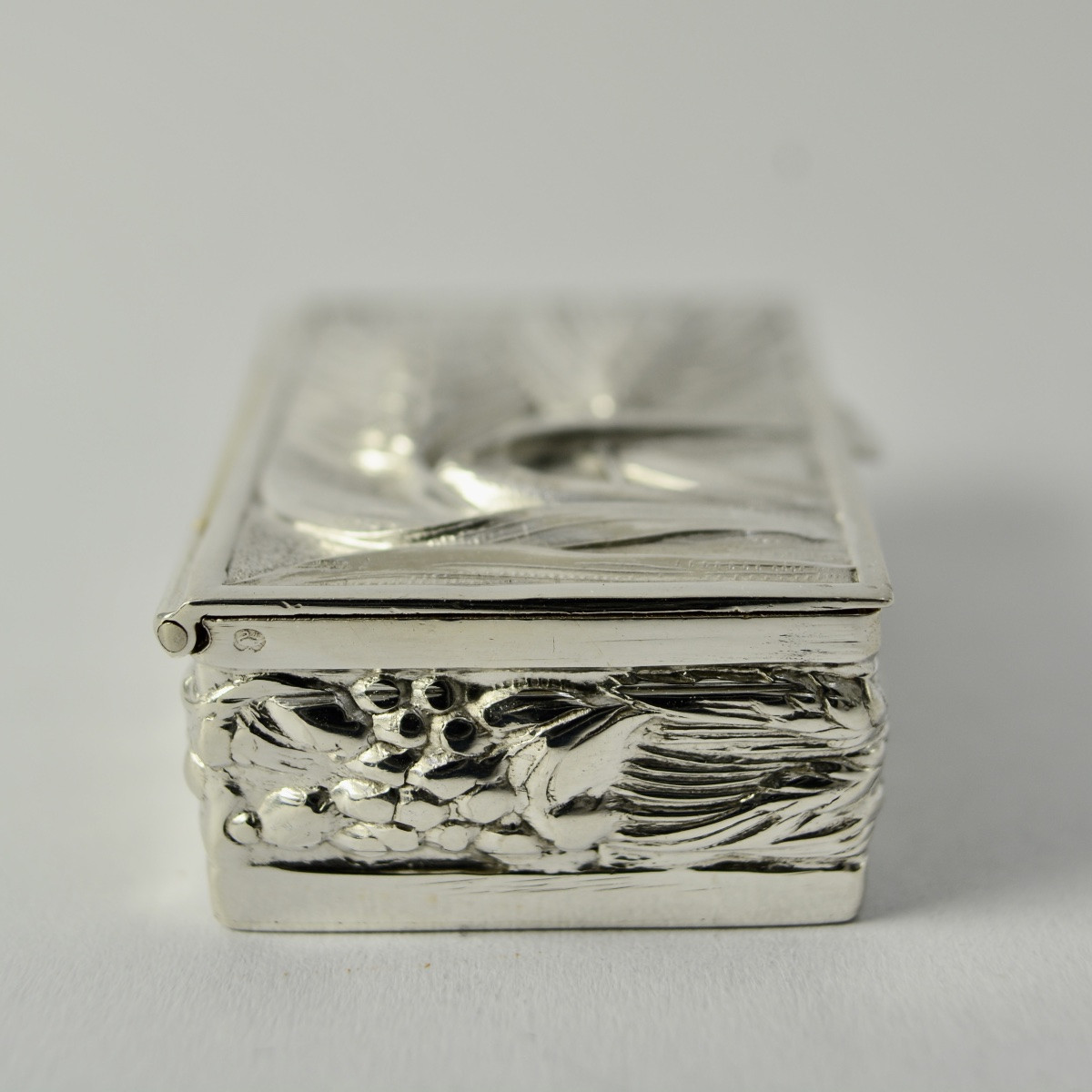 Art Nouveau. Silver Pill Box, 20th Century Europe -photo-5