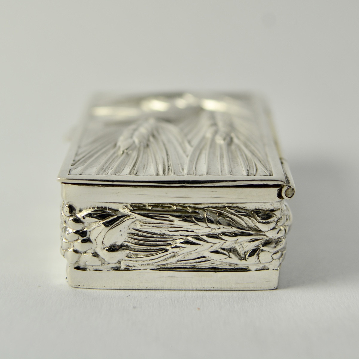 Art Nouveau. Silver Pill Box, 20th Century Europe -photo-7