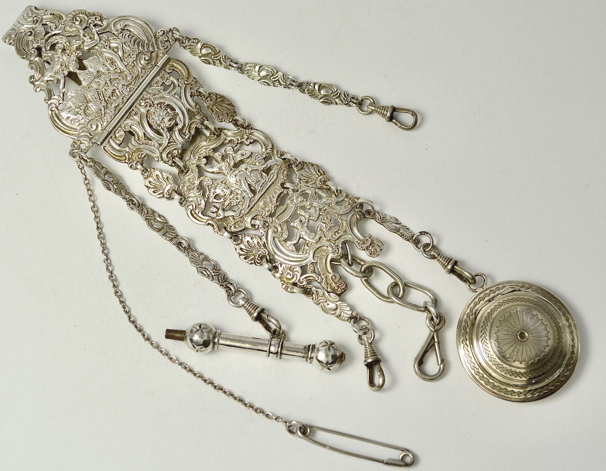 Châtelaine en argent France, XVIII-XIXe siecle 