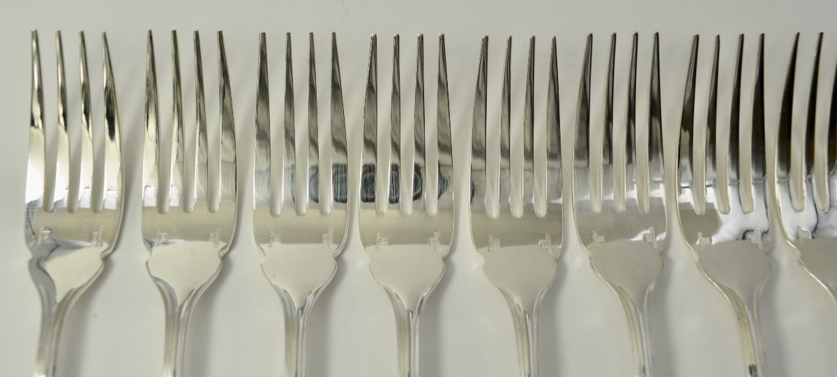 Christofle France,  Pompadour, douze fourchettes à poisson, metal argenté-photo-2