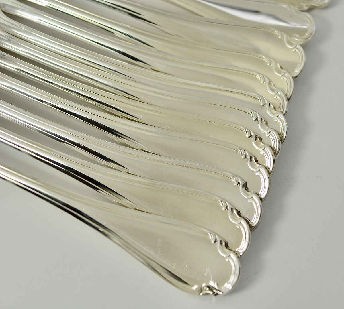 Christofle France, Pompadour, Twelve Fish Knives. Silver-plated Metal-photo-7