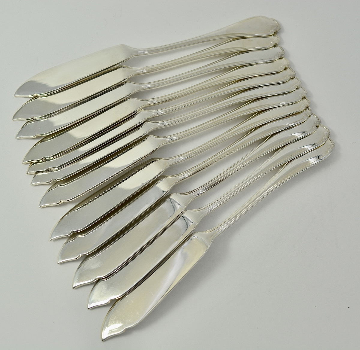 Christofle France, Pompadour, Twelve Fish Knives. Silver-plated Metal-photo-8