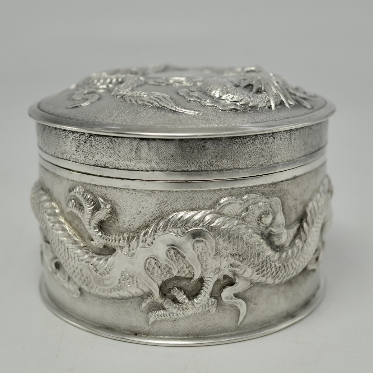 Chine vers 1900. Boite en argent par Hung Chong & Co-photo-5