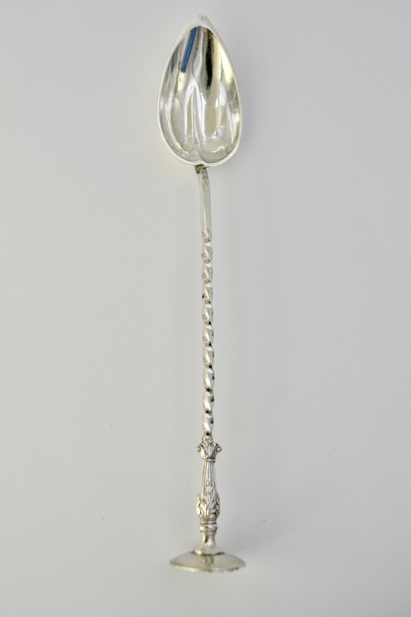 Cuillere à medicament France XIX eme siecle . 