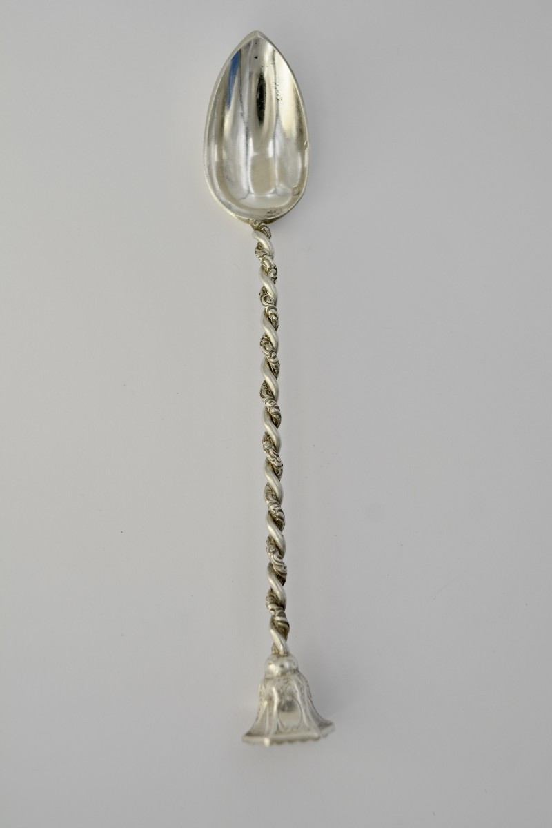 Cuillere à medicament France XIX eme siecle . 