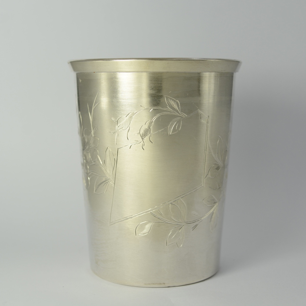 Timbale argent Art Nouveau, France vers 1900