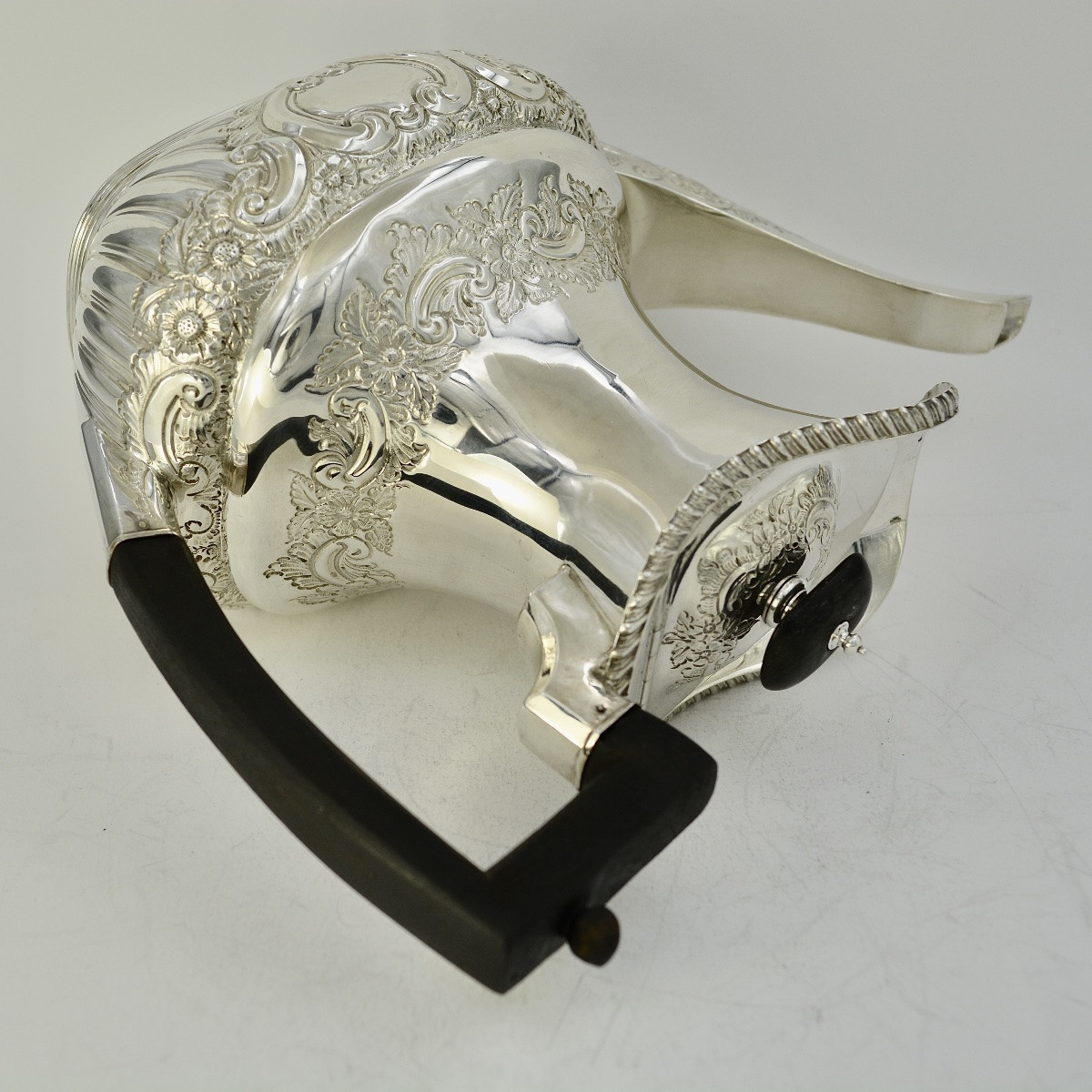 English Silver Teapot, Sheffield Circa 1898-photo-4