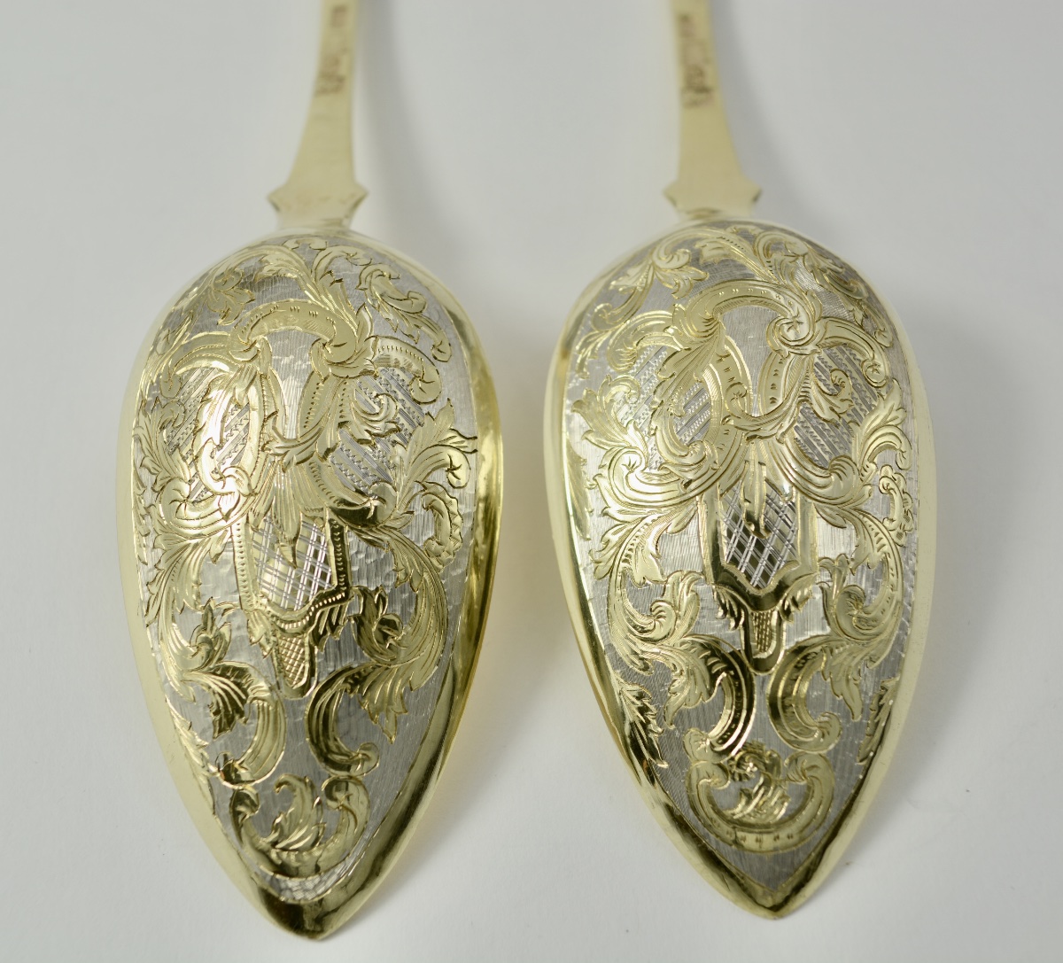 Russie vers 1849. Paire  de cuillères en argent doré. -photo-1