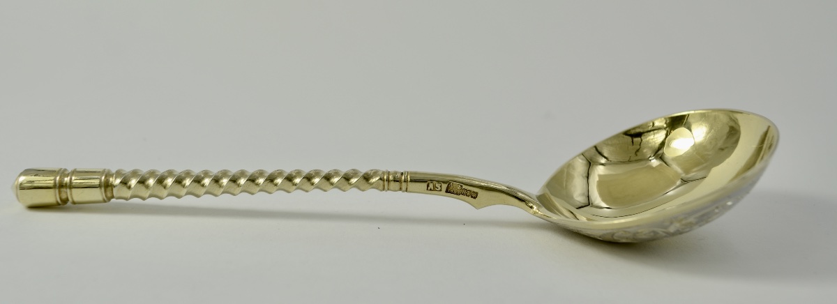 RUSSIE VERS 1883. Cuillere à caviar en argent doré. -photo-4