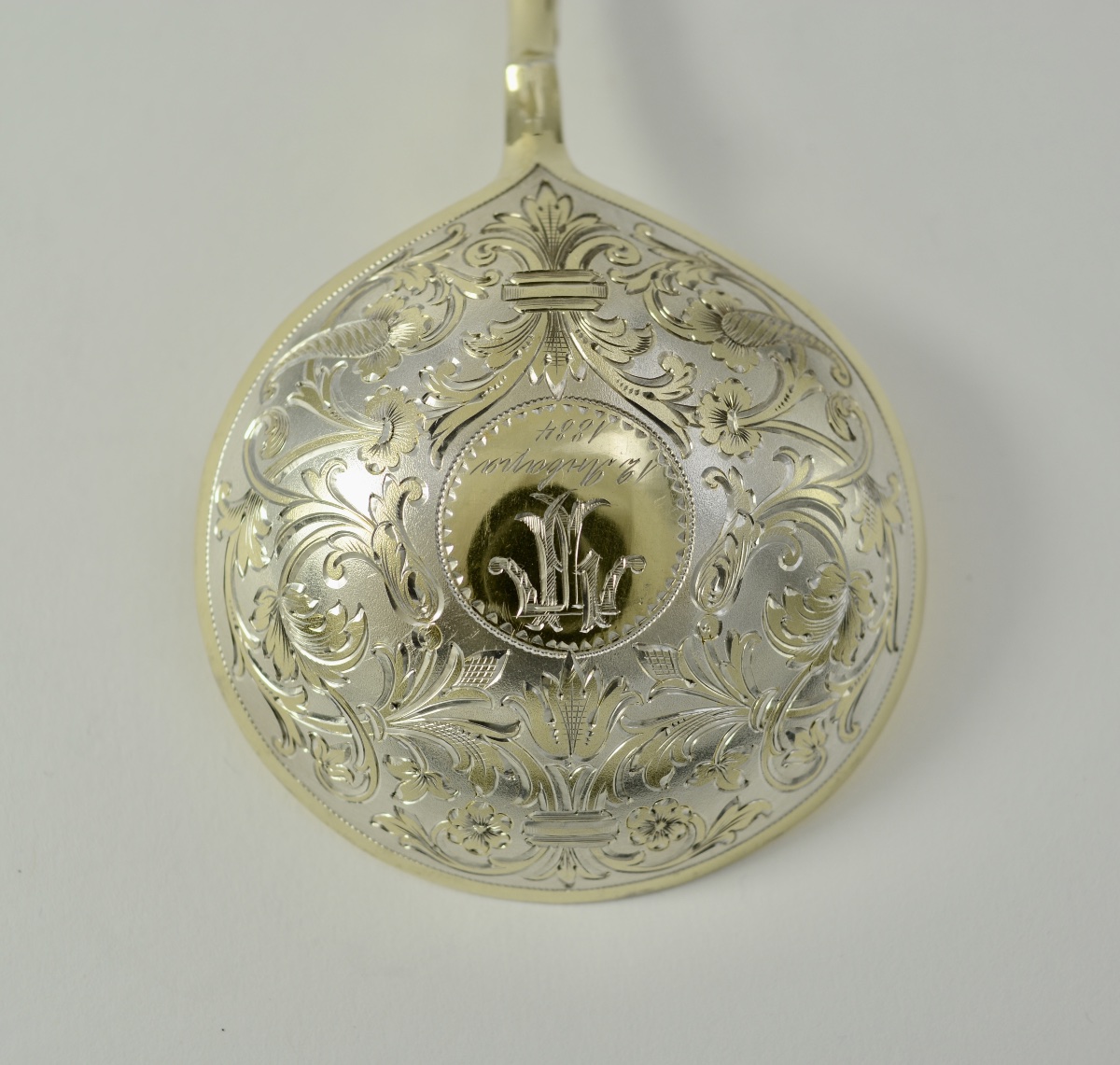 RUSSIE VERS 1883. Cuillere à caviar en argent doré. -photo-6
