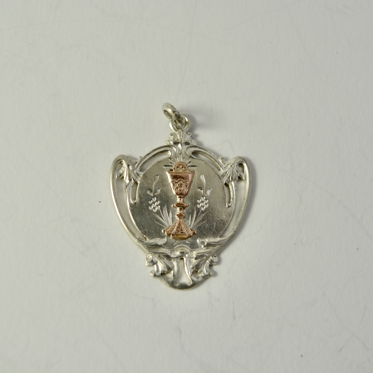 Pendentif catholique en argent , France vers 1900