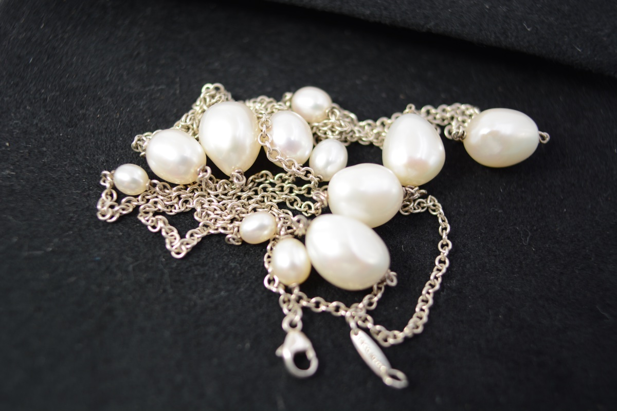 Tiffany & Co. Sautoir en argent et perles -photo-4