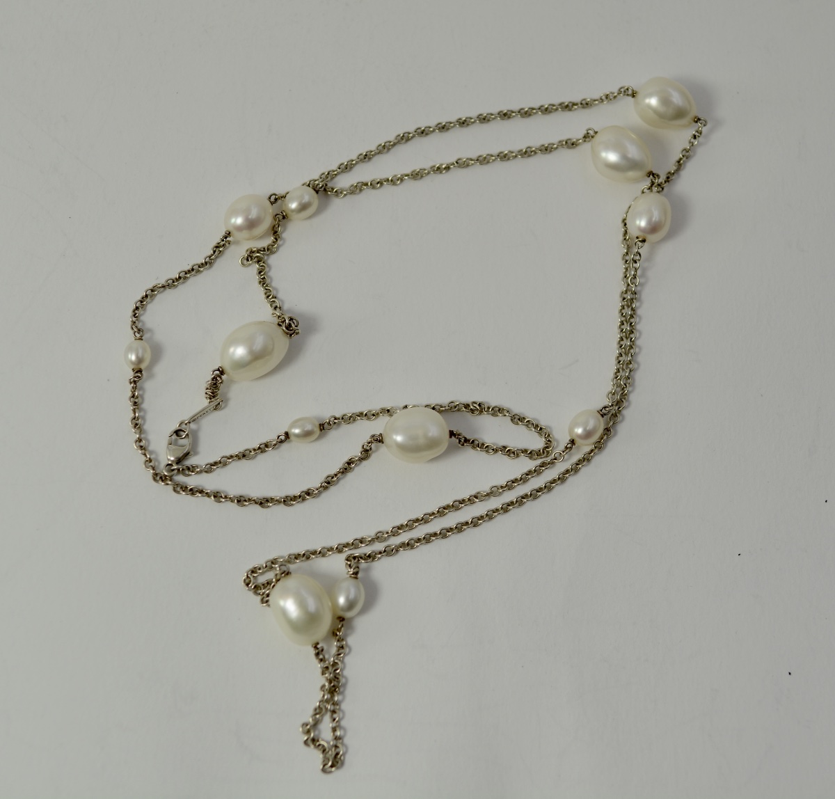 Tiffany & Co. Sautoir en argent et perles -photo-4