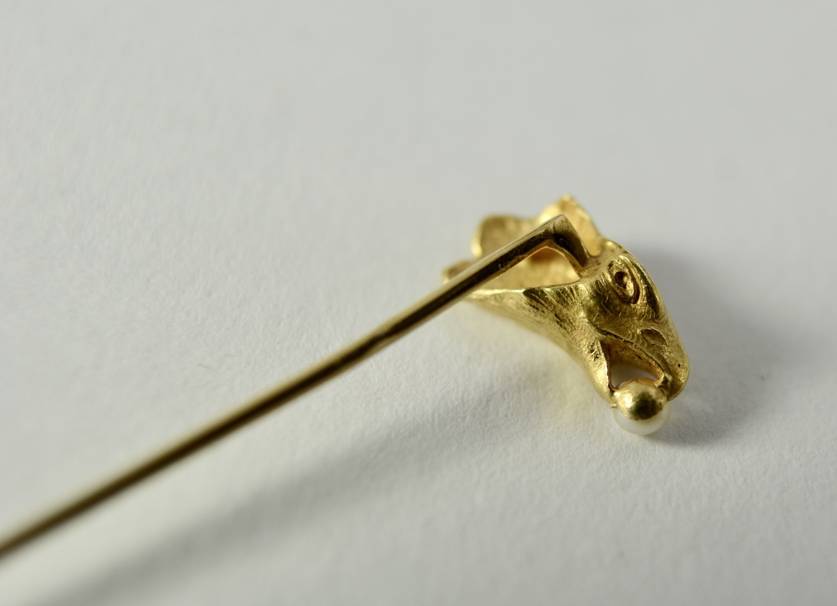 Gold Brooch, France, Late 19th Century. -photo-4