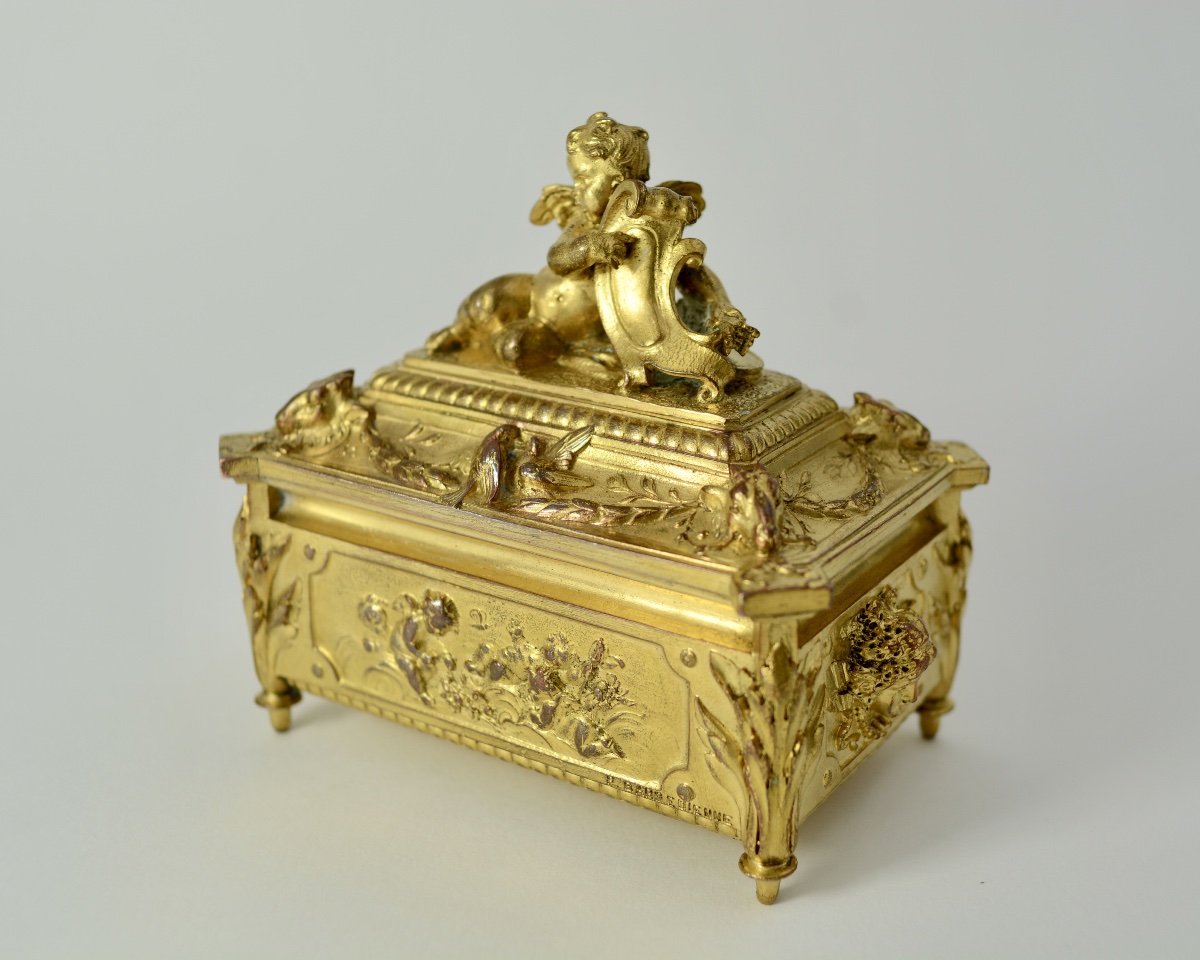 Barbedienne, Gilded Bronze Box. France, 19th Century. Signed. -photo-4