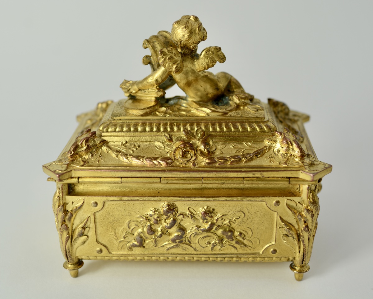 Barbedienne, Gilded Bronze Box. France, 19th Century. Signed. -photo-1