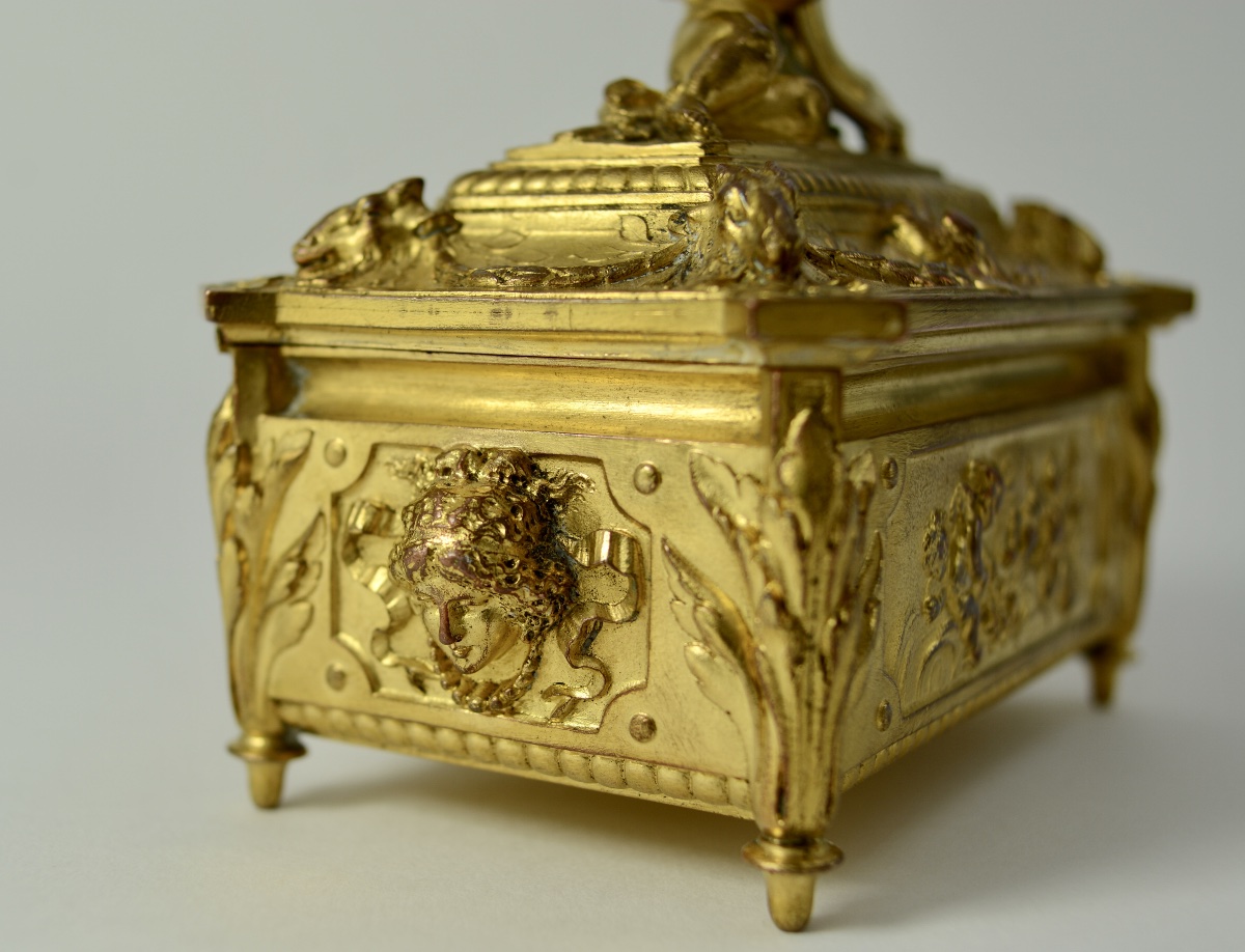 Barbedienne, Gilded Bronze Box. France, 19th Century. Signed. -photo-2