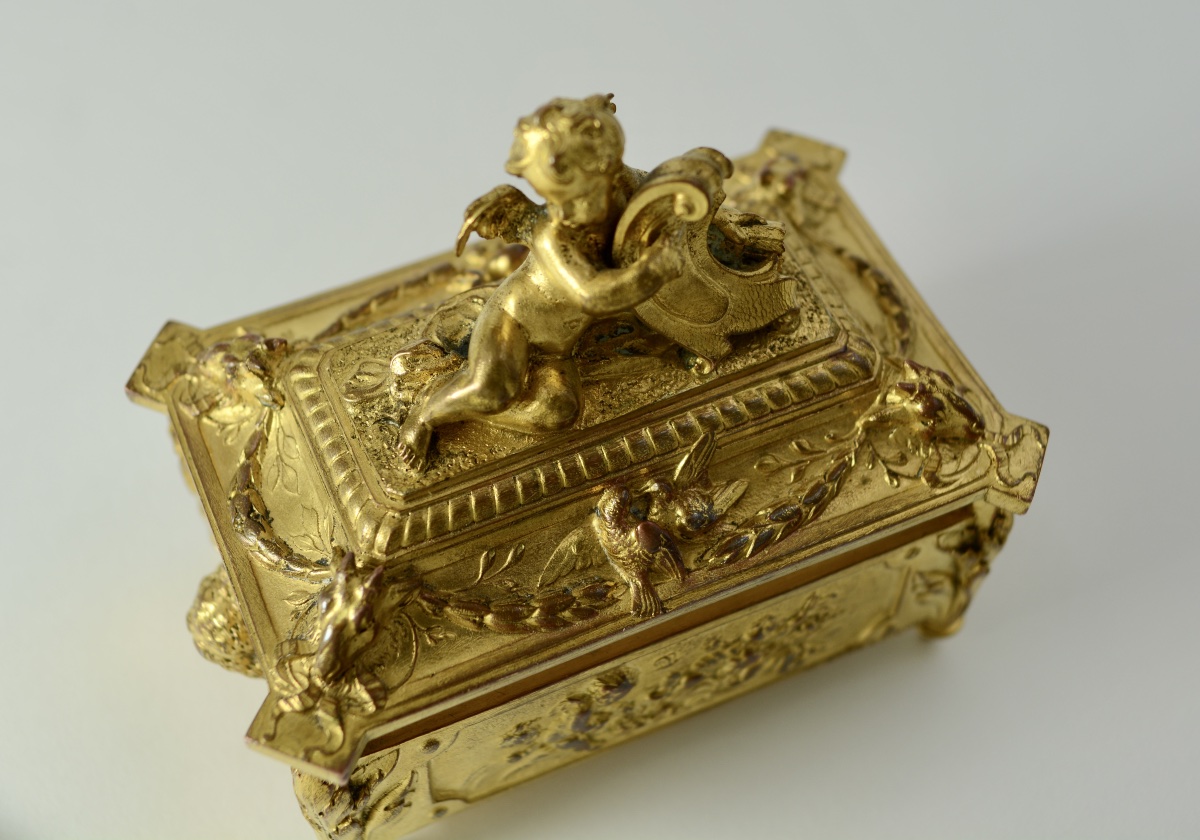 Barbedienne, Gilded Bronze Box. France, 19th Century. Signed. -photo-4