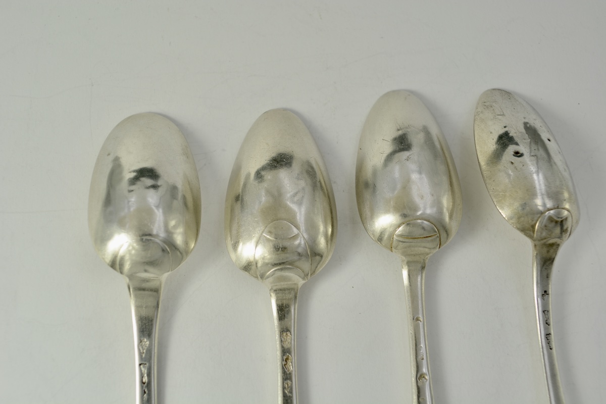 Cuillères en argent France XVIII siecle , quatre pieces. -photo-3