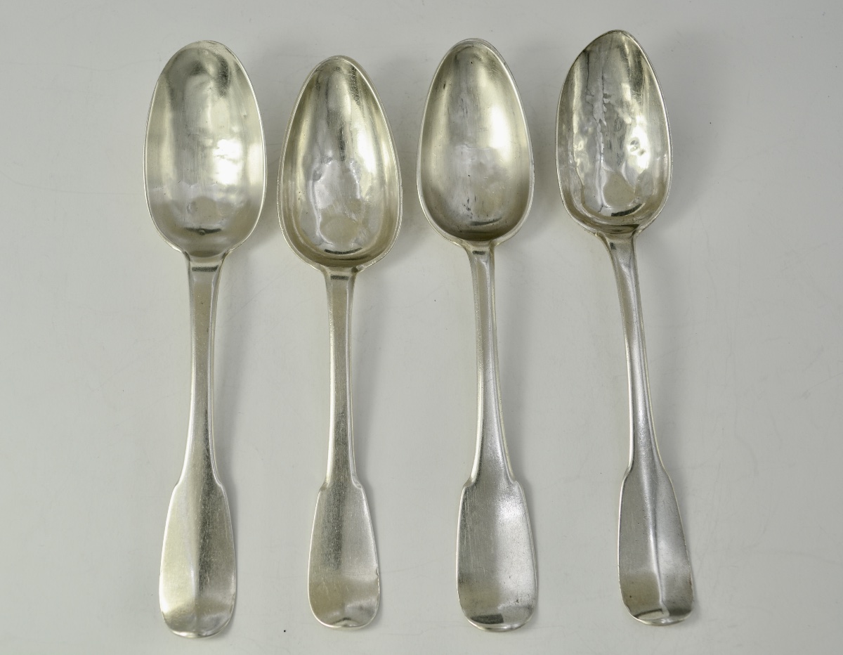 Cuillères en argent France XVIII siecle , quatre pieces. 