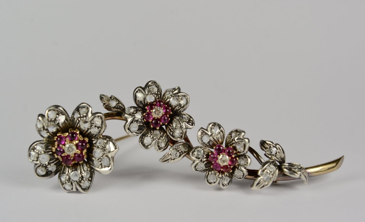 Broche En Or Et Argent, Rubis, Diamants  XIXe siècle 