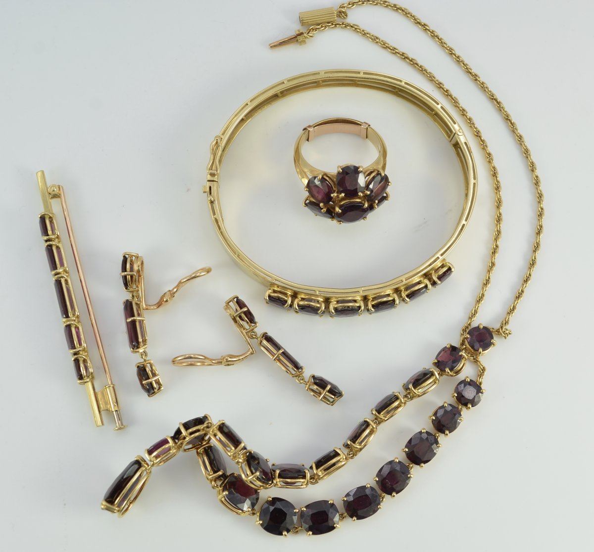 Set In Gold And Garnets, France Early 20th Century-photo-2