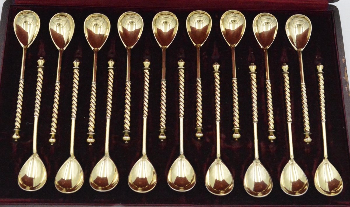 19th Century Russia. Set Of Eighteen Golden And Niellated Silver Spoons.-photo-2