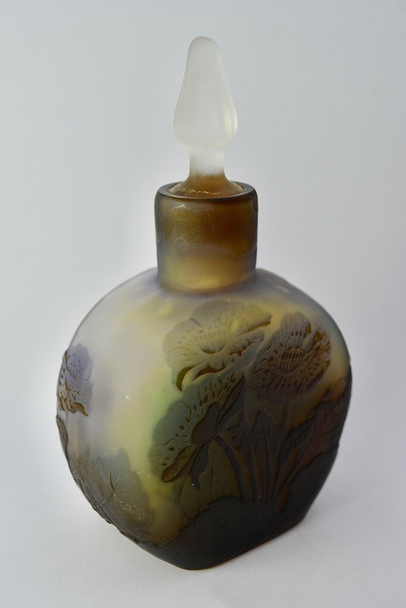 Emile Gaillé. Multilayer Glass Perfume Bottle Circa 1900-photo-2
