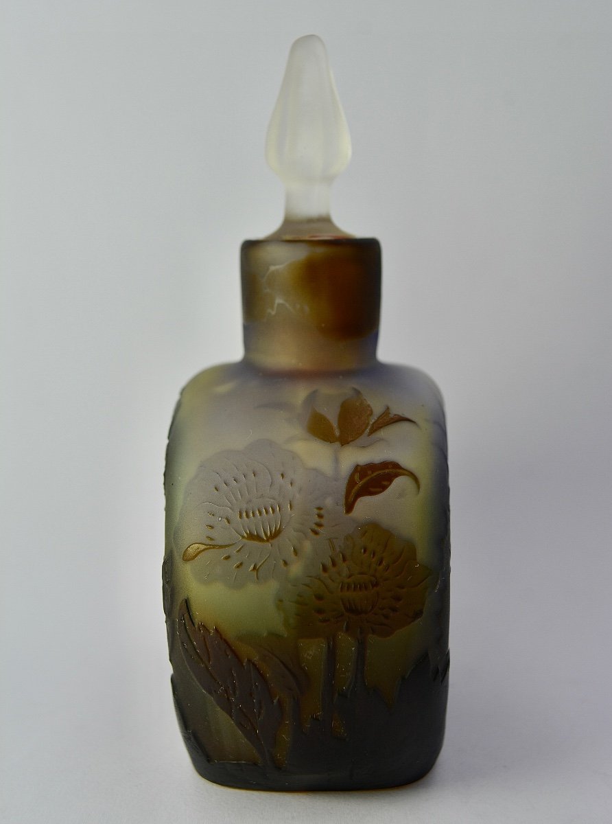 Emile Gaillé. Multilayer Glass Perfume Bottle Circa 1900-photo-4