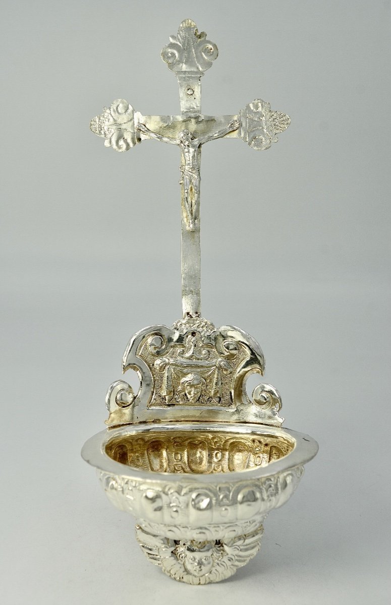 Bénitier d'Applique En Argent,  XVIIIe Siècle 