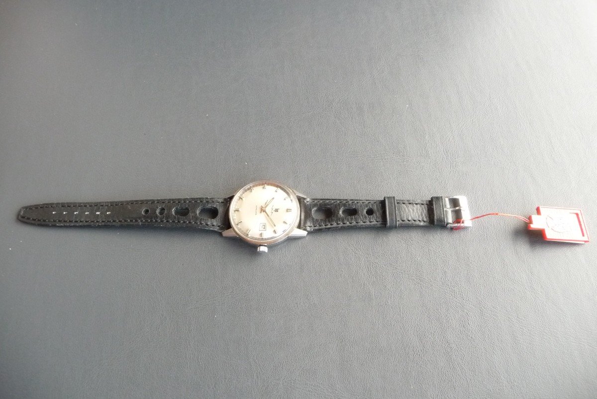 Lip: Men's Bracelet Watch, Lip Himalaya In Steel From The 60s, New From Stock.-photo-1