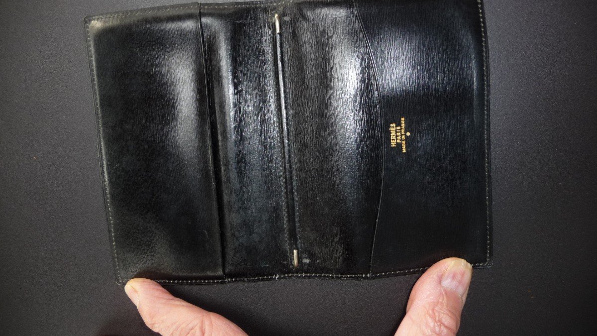 Hermes: Vintage Hermès Crocodile Porosus Passport Holder Black-photo-2