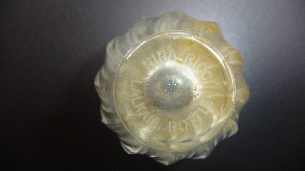 Nina Ricci: Old Perfume Bottle (l'air Du Temps Aux Deux Colombes), In Lalique Crystal-photo-3