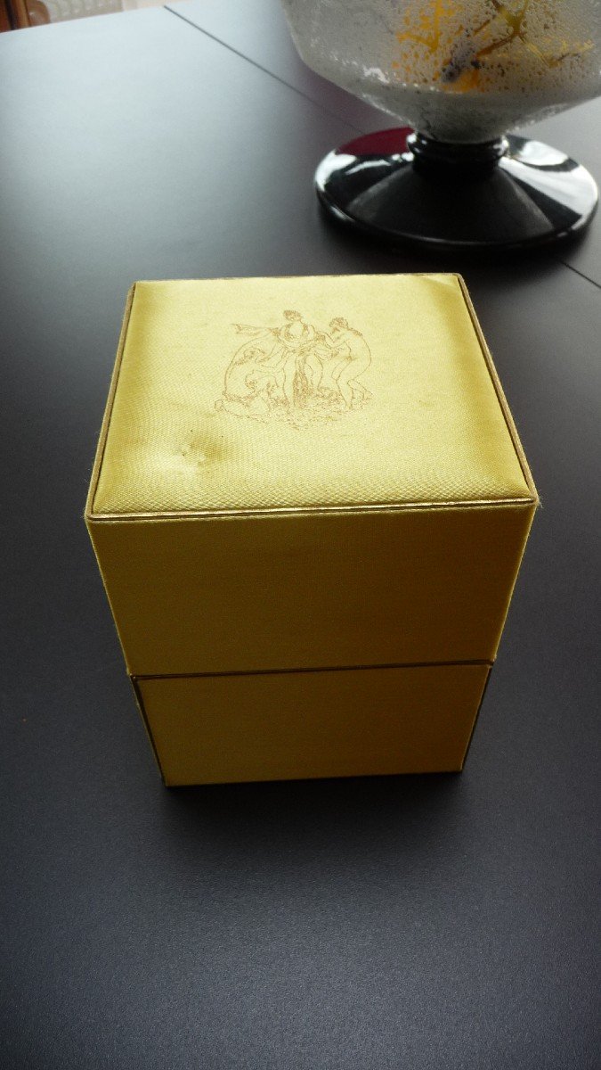 Nina Ricci: Old Perfume Bottle (l'air Du Temps Aux Deux Colombes), In Lalique Crystal-photo-2