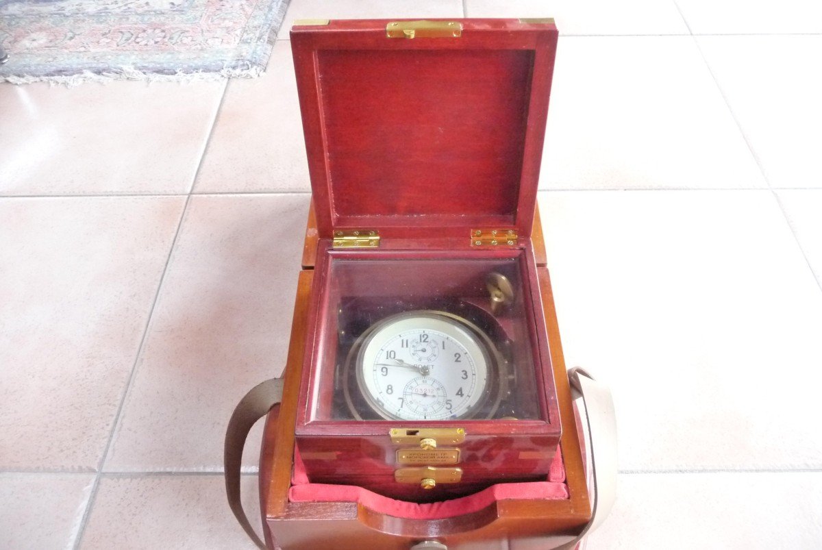 Chronomètre De Marine Russe Avec Boitier Et Double Boitier En Acajou. Milieu Du XXéme Siècle